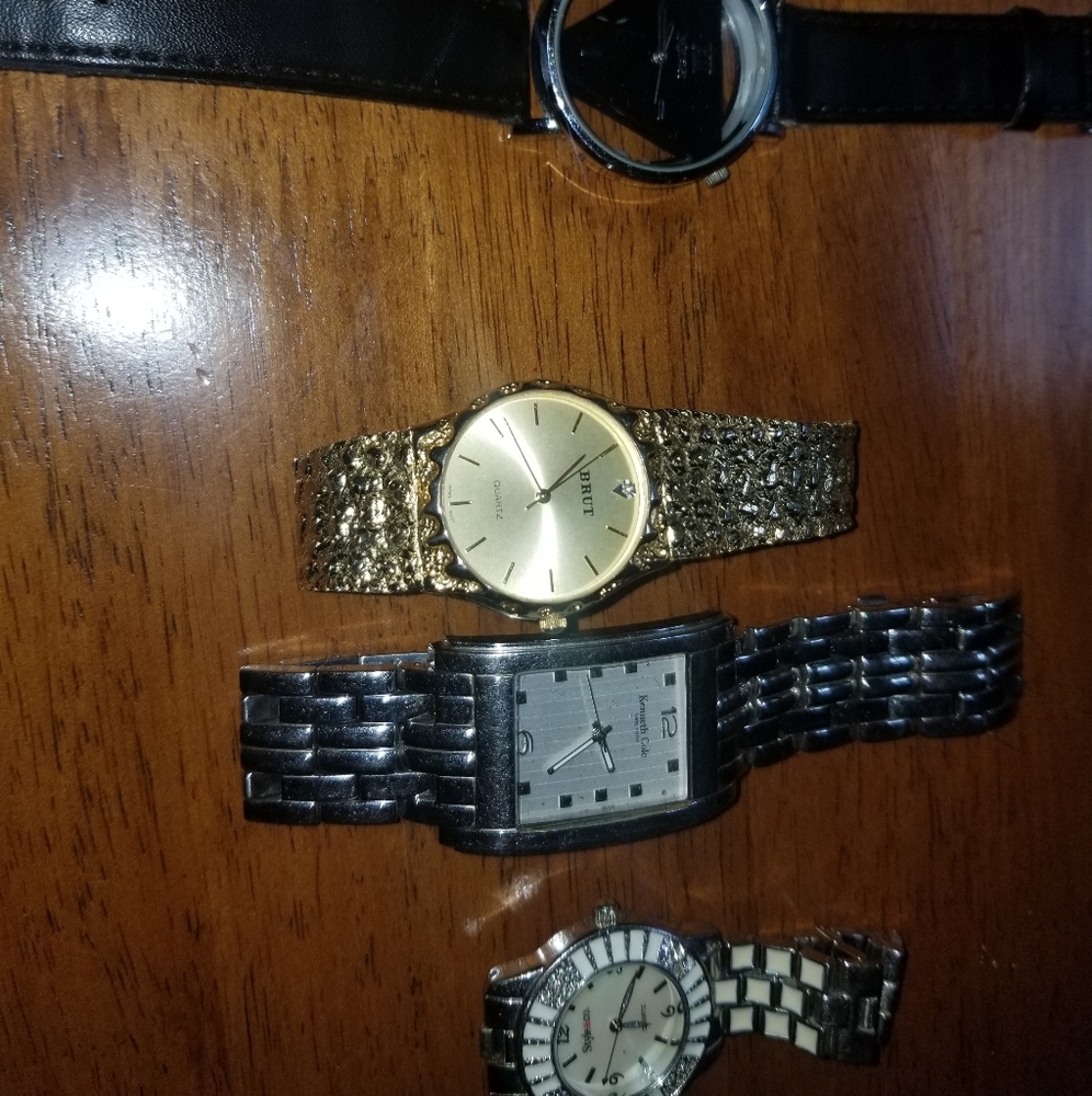 Jewelry - Picture 2 of 3